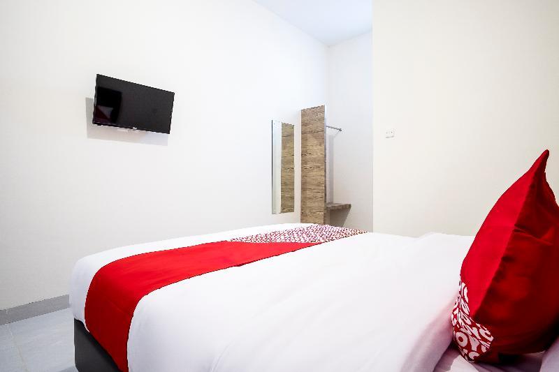 Super Oyo Capital O 873 Kamani Homestay Syariah Medan Exterior photo